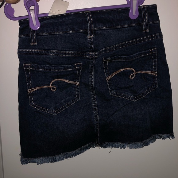 8 girls NWOT Super Cute Studded Denim jean Skort - Picture 5 of 6